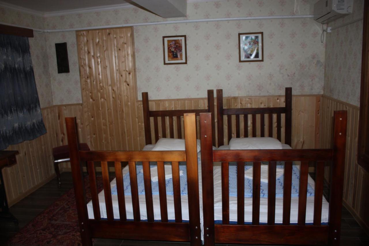 Sun Guest House Kutaissi Exterior foto